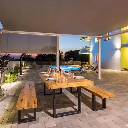 Vila Nin With Pool Vrsi