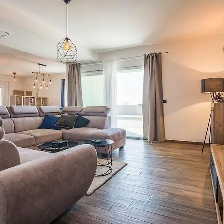 Villa Nin With Pool Vrsi