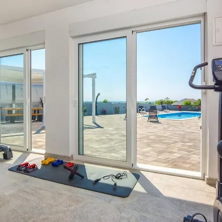 Villa Nin With Pool Vrsi